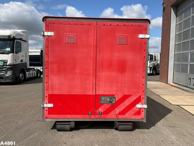 Gesloten 18m³ container  met oprijrampen ex-brandweer! (3)