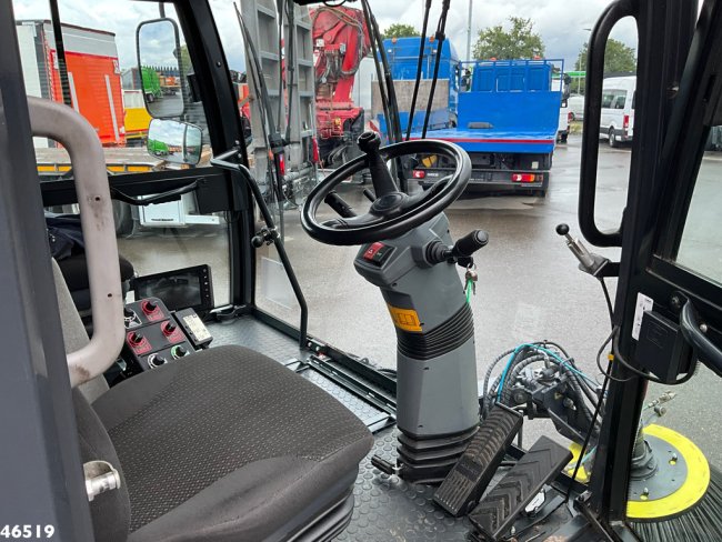 Schmidt  Compact 400 Euro 6 with 3-rd brush (9)