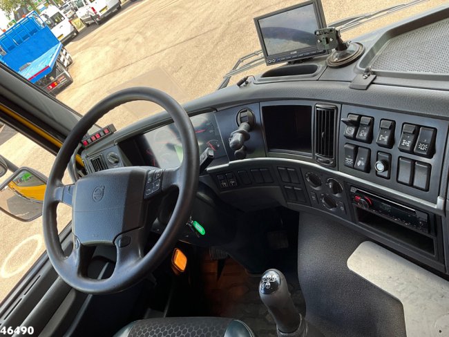 Volvo  FMX 410 6x6 Full Steel Manual HMF 14 Tonmeter laadkraan (11)