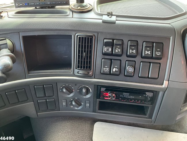 Volvo  FMX 410 6x6 Full Steel Manual HMF 14 Tonmeter laadkraan (13)