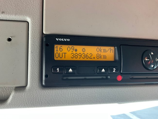 Volvo  FMX 410 6x6 Full Steel Manual HMF 14 Tonmeter laadkraan (18)
