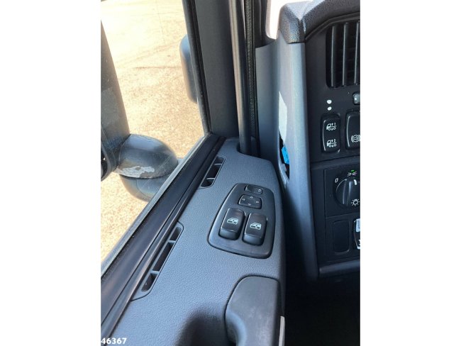 Scania  P 360 Euro 5 8x2 Hiab 28 Tonmeter laadkraan (17)