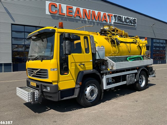 Volvo  FL 220 Kolkenzuiger 5m³ Just 147.623 km! (2)