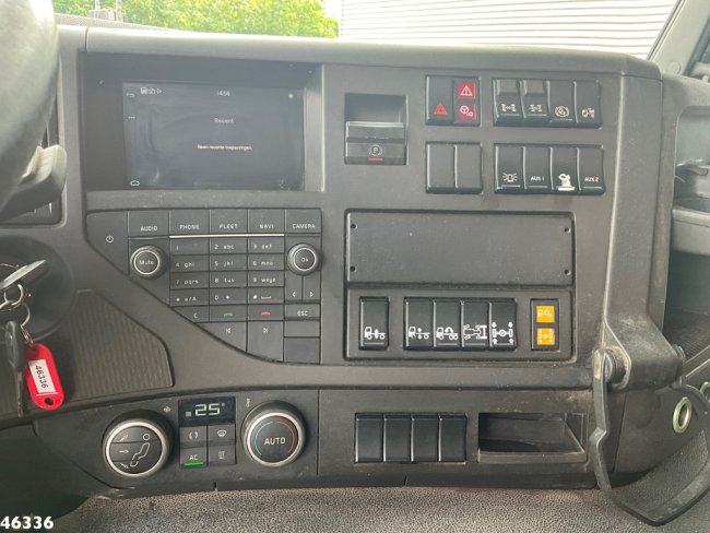 Volvo  FMX 460 6x6 Euro 6 HMF 16 Tonmeter Z-kraan (17)