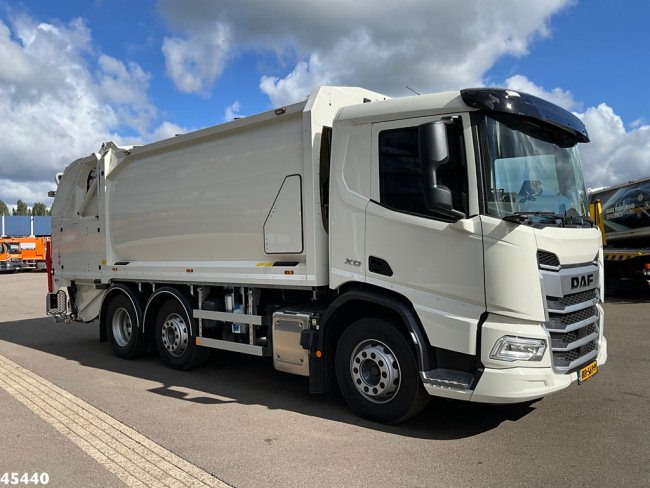 DAF  FAG XD 300 Geesink 20m³ (2)