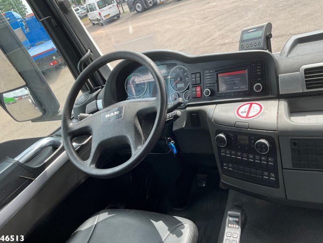 MAN  TGS 35.400 8x4 Euro 6 Hiab 18 Tonmeter laadkraan Just 142.960 km! (13)