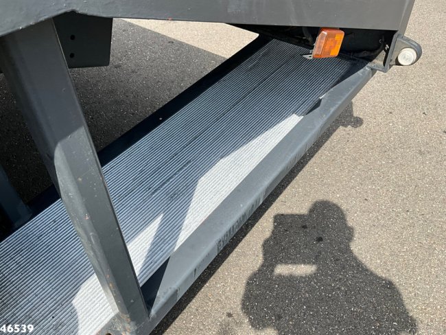 Scania  P 230 Autotransporter met oprijrampen (9)
