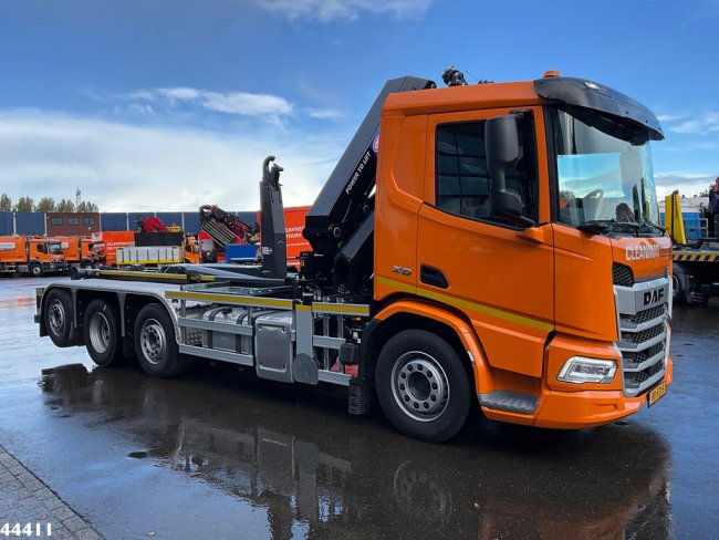 DAF  FAQ XD 450 8x2 Euro 6 HMF 28 Tonmeter laadkraan (2)
