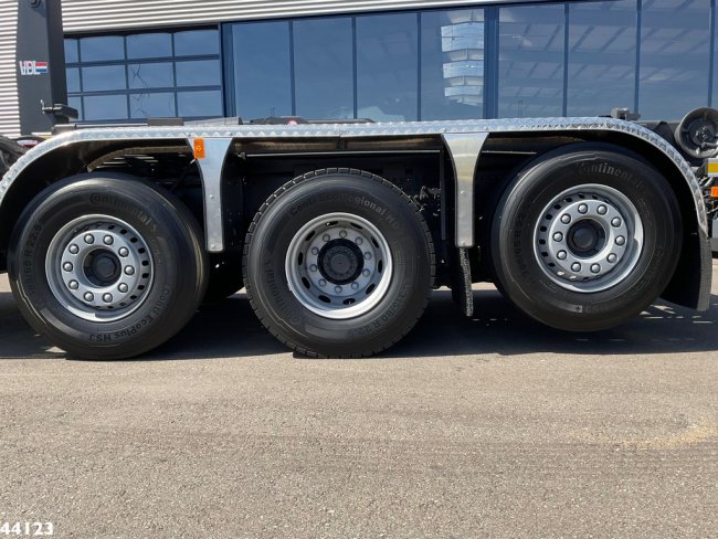 Volvo  FM 420 8x2 Hiab 25 Tonmeter laadkraan Welvaarts laadkraan weegsysteem (10)