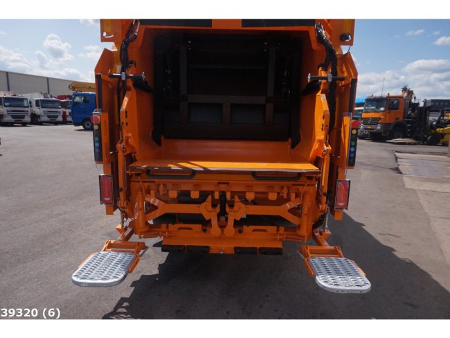 FUSO  Canter 9C18 Geesink 7m³ (3)