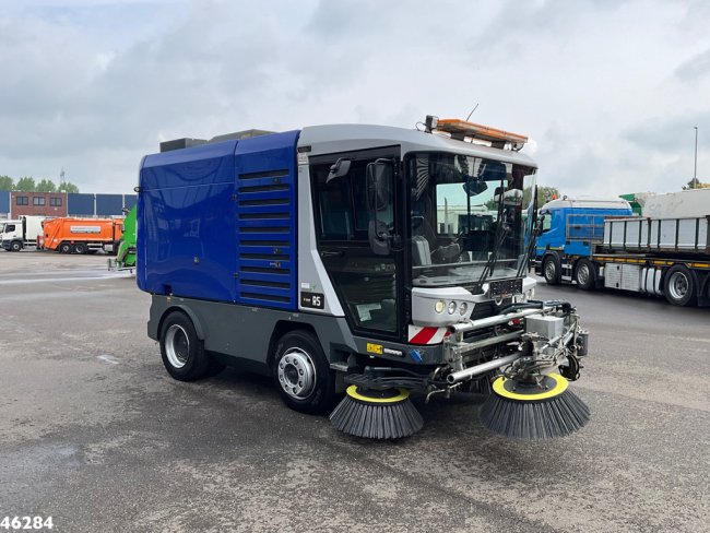 Ravo  560 with 3-rd brush (3)