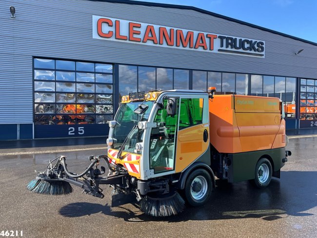 Bucher  Citycat 2020 with 3-rd brush (1)