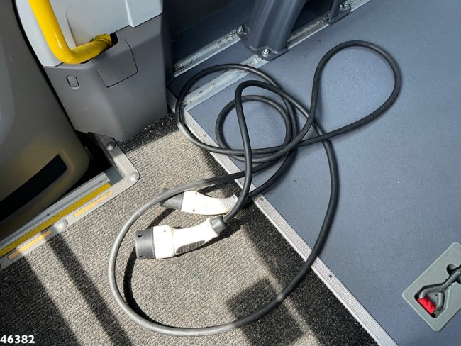 Volkswagen E-Crafter 100% Elektrisch 9 persoon + 2 rolstoelvervoer  (16)