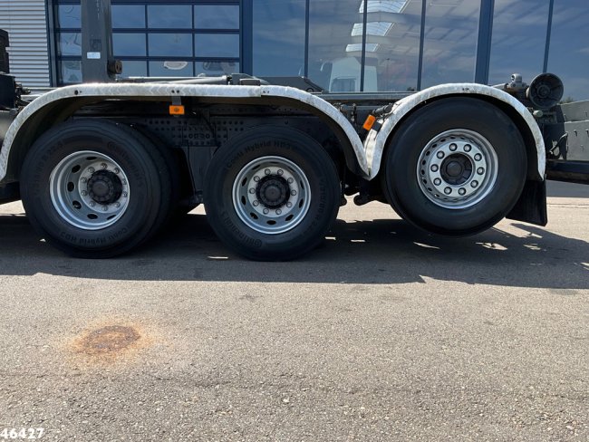 Volvo  FM 480 8x4 Hiab 28 Tonmeter laadkraan (7)