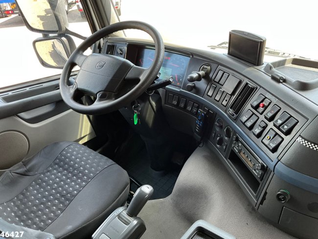 Volvo  FM 480 8x4 Hiab 28 Tonmeter laadkraan (10)