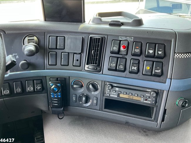 Volvo  FM 480 8x4 Hiab 28 Tonmeter laadkraan (12)