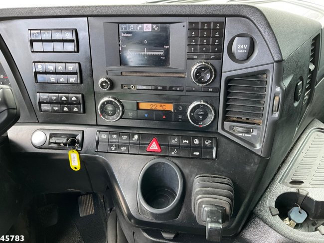 Mercedes-Benz  Arocs 3251 8x4 Euro 6 HMF 26 Tonmeter laadkraan (13)