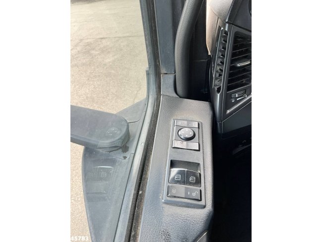 Mercedes-Benz  Arocs 3251 8x4 Euro 6 HMF 26 Tonmeter laadkraan (15)