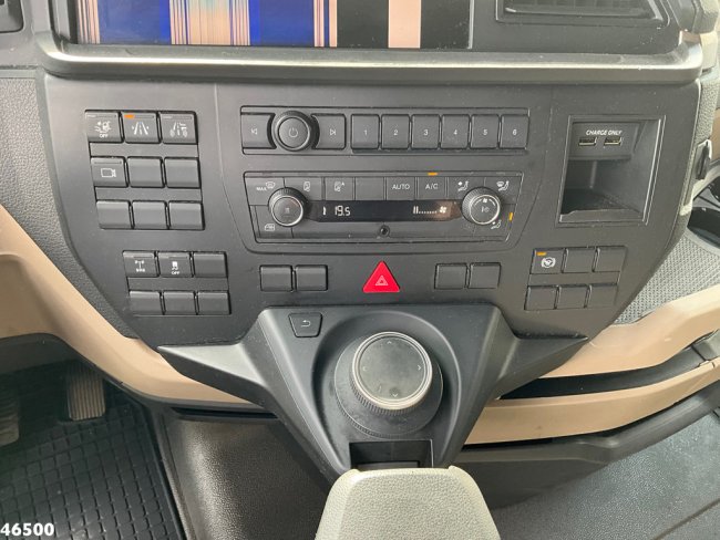 MAN  TGX 18.510 Euro 6 with Engine brake Just 274.127 km! (9)