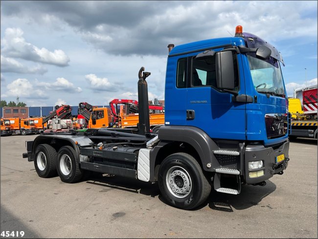 MAN  TGS 26.400 6x4 Manual Full Steel Just 327.817 km! (2)