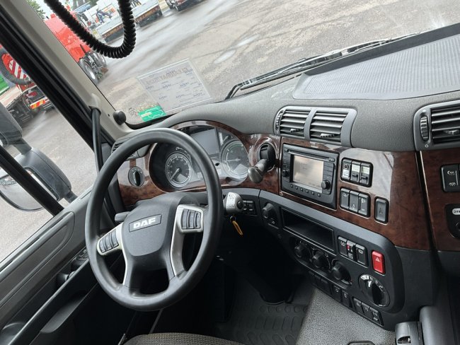 DAF  FAX CF 480 Kipper met HMF 21 Tonmeter laadkraan (20)