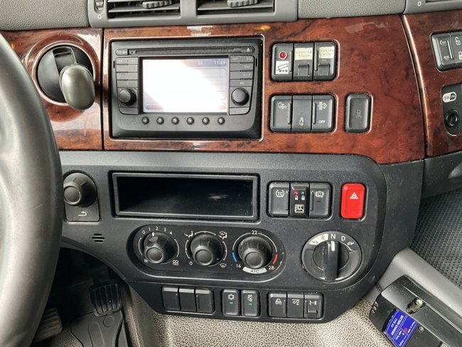 DAF  FAX CF 480 Kipper met HMF 21 Tonmeter laadkraan (21)