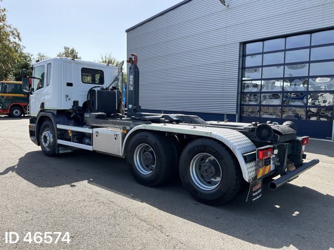 Scania  P 360 6x4 Euro 6 Hiab haakarmsysteem Just 101.456 km! (1)