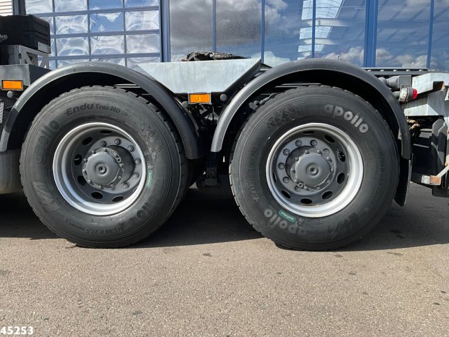 Mercedes-Benz  Arocs 3253 8x4 Hiab 105 Tonmeter laadkraan (16)