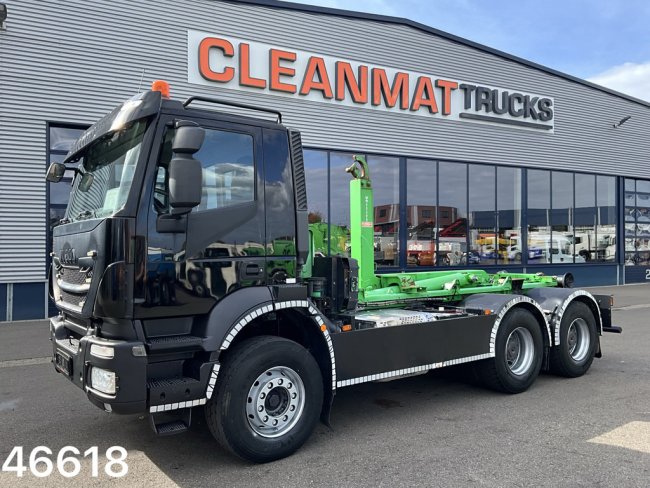 Iveco  Trakker AD260T45 6x4 26 Ton haakarmsysteem Just 48.470 km! (1)