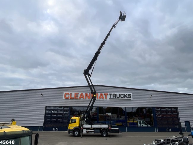 Mercedes-Benz  Axor 1828 GSR 32 Meter hoogwerker met Jib (1)