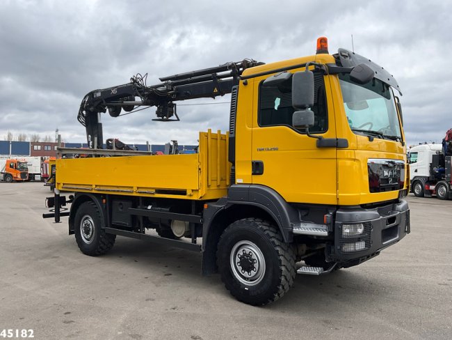 MAN  TGM 13.290 4x4 Hiab 9 Tonmeter laadkraan Just 222.472 km! (4)