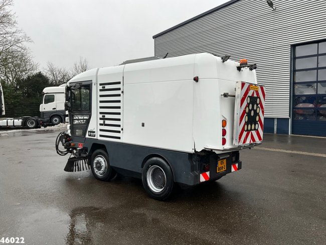 Ravo  580 with 3-rd brush (1)