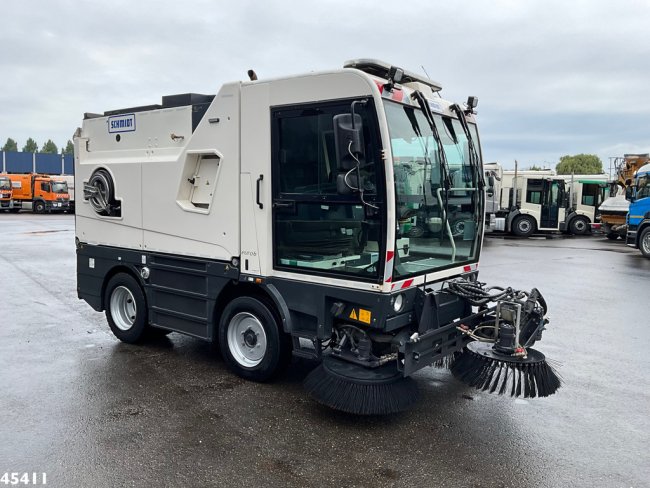 Schmidt  Cleango 500 Compact Euro 6 with 3-rd brush (2)