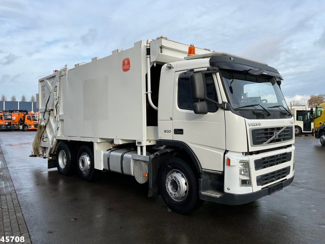 Volvo  FM 300 VDK 20m³ Just 175.171 km! (4)