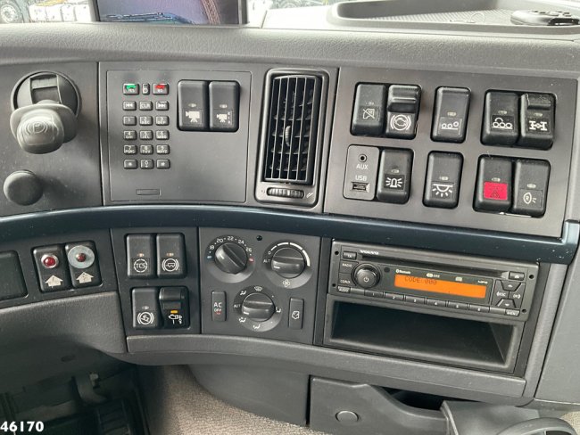 Volvo  FH 420 8x4 HMF 22 Tonmeter laadkraan (19)