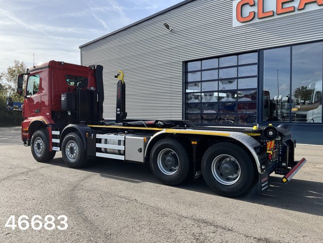 Mercedes-Benz  Arocs 3242 8x4 Hiab 25 Ton haakarmsysteem Just 35.605 km! (1)