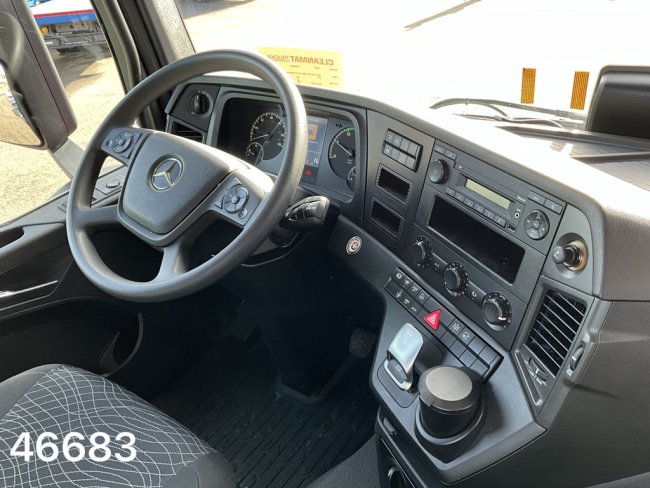 Mercedes-Benz  Arocs 3242 8x4 Hiab 25 Ton haakarmsysteem Just 35.605 km! (8)