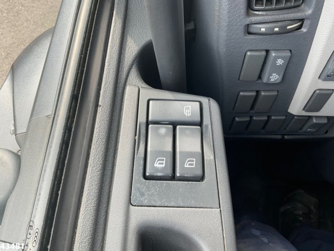 Volvo  FL 250 Euro 6 met Dhollandia laadklep (12)