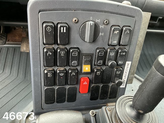 Unimog  U 500 4x4 MKG 10 Tonmeter laadkraan Just 216.831 km! (8)