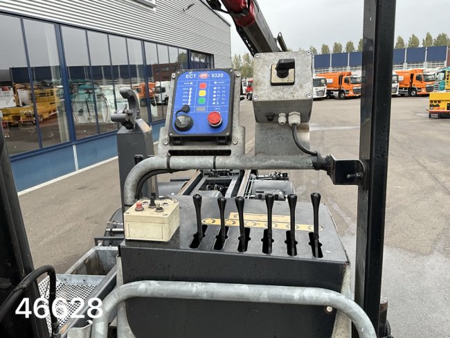 Scania  P 360 HMF 22 Tonmeter laadkraan (11)