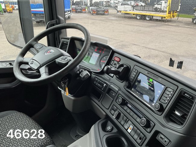 Scania  P 360 HMF 22 Tonmeter laadkraan (14)