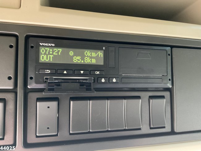 Volvo  FM 460 8x2 Hiab 25 Tonmeter laadkraan (22)
